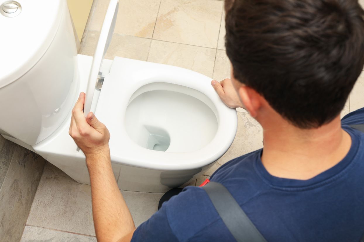 Plombier réparation de toilettes à Six Fours Les Plages